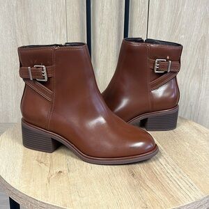 Elegant Brown 8.5W Ankle Boots